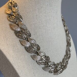 Coro Silver Leaf Design Vintage Necklace